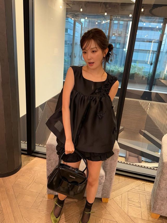 슬기의 시크함과 발랄함 모두 잡은 벌룬핏 스타일링 인스타그램 @hi_sseulgi