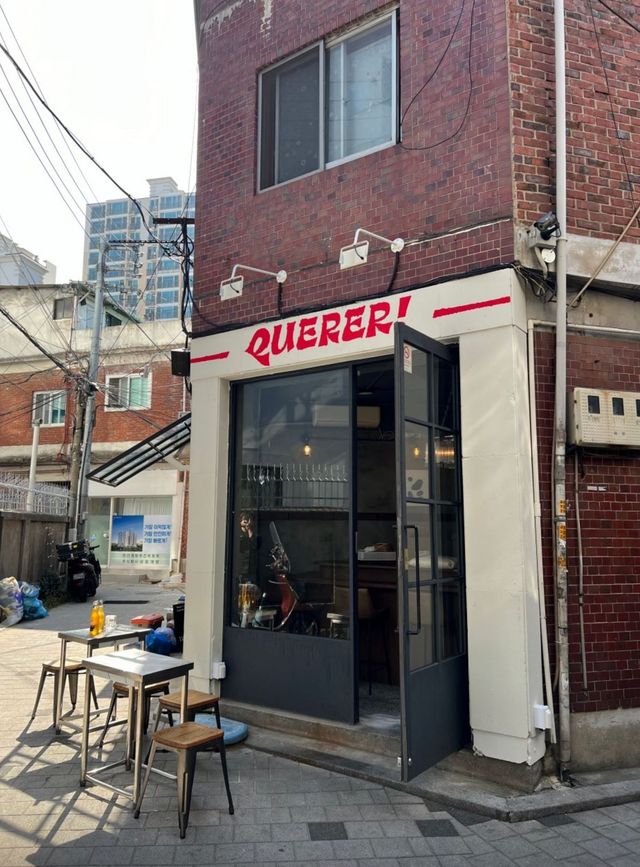 꿰레 가게 외관과 타코, 인스타그램 @querer_taco