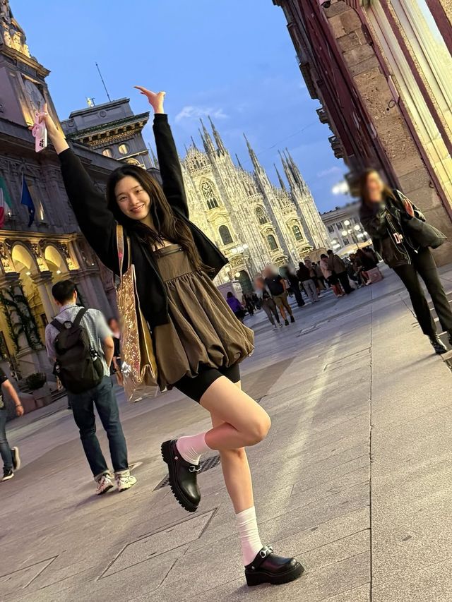 구찌 밀라노 쇼를 참석한 박규영의 밀란 여행룩 인스타그램 @lavieenbluu 