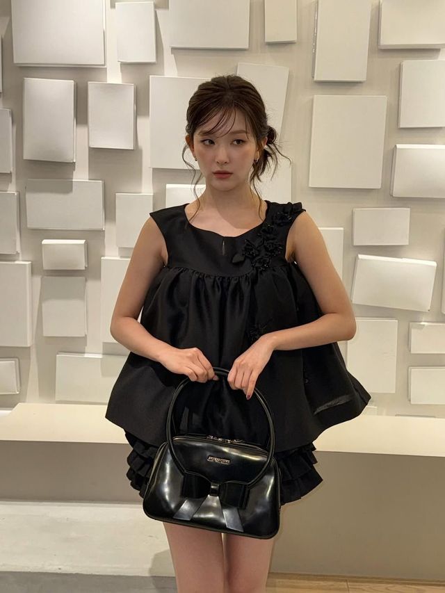  슬기의 시크함과 발랄함 모두 잡은 벌룬핏 스타일링 인스타그램 @hi_sseulgi 