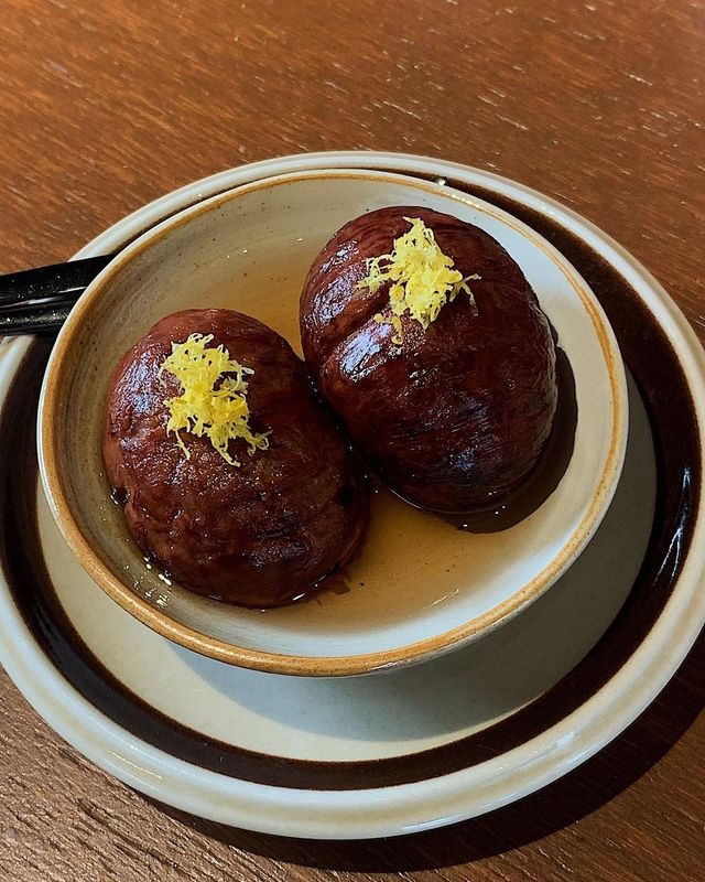 보늬밤을 졸여 만든 디저트. 인스타그램 @yeonpil_official