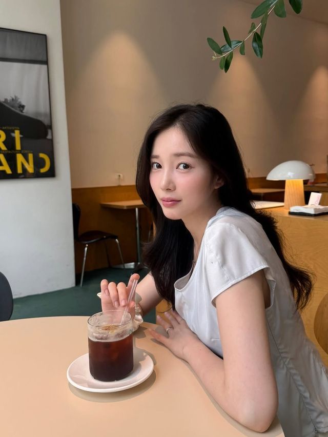 인스타그램 @yunvely_0824