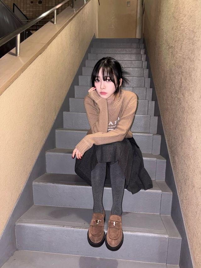 카리나 스커트 패션 | 인스타그램 @katarinabluu