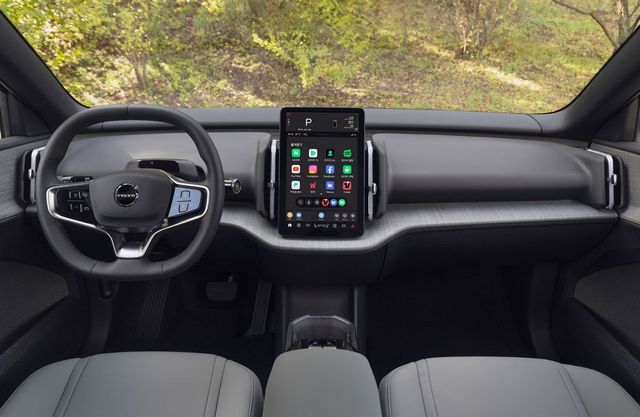 VOLVO EX30 크로스컨트리