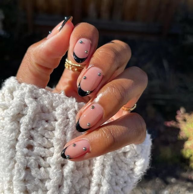 프렌치 네일 | 인스타그램 @lolo.nailedit