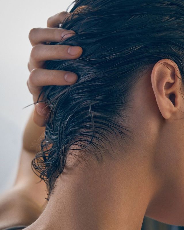 모든 조명을 다 끄고 씻는 ‘다크 샤워’. 인스타그램 @aromatica.life