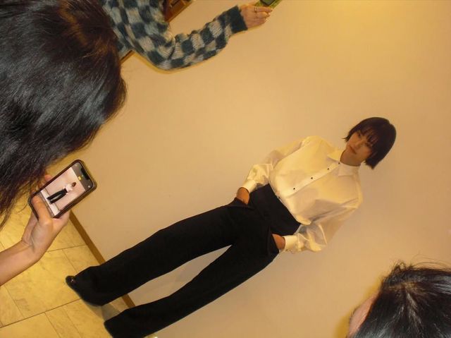 김도연 블랙 턱시도 | 인스타그램 @lafilledhiver_