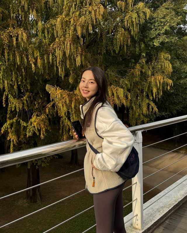 안소희의 그래놀라코어 룩. 인스타그램 @ssoheean