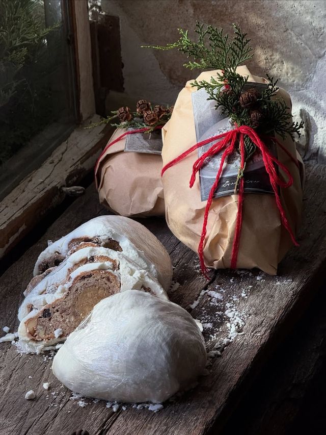 달콤함과 고소함의 밸런스가 좋은 투아투아의 슈톨렌. 인스타그램 @tour_a_tour_ 