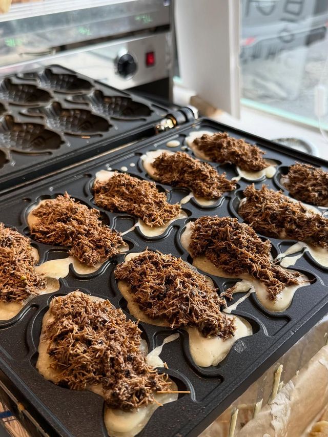 수원에서 두바이 초콜릿 붕어빵을 만나볼 수 있는 쉼카페. 인스타그램 @cafe_siw