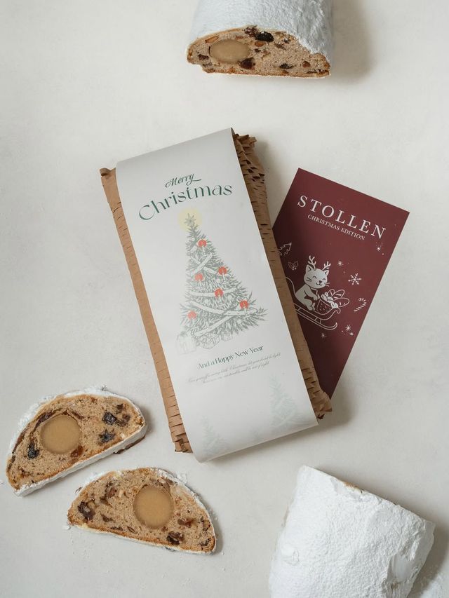 과자에 가까운 보슬보슬한 식감이 매력적인 온더의 슈톨렌. 인스타그램 @on.the____