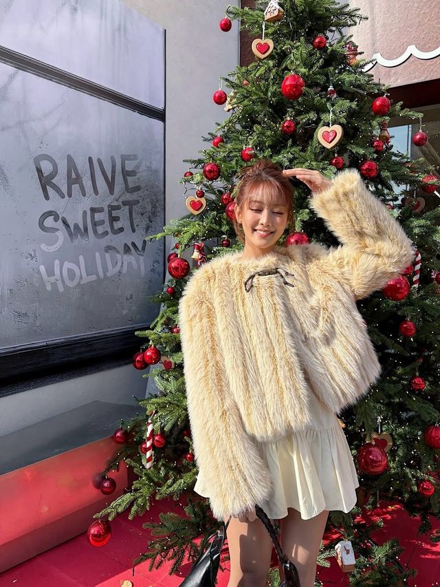 아이들 민니 연말 패션 | 인스타그램 @min.nicha 