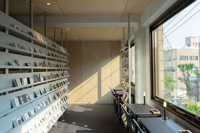 3,000장 이상의 다양한 아트워크 엽서를 감상하고 구매할 수 있는 포셋. 사진 네이버지도 포셋 업체 등록 사진