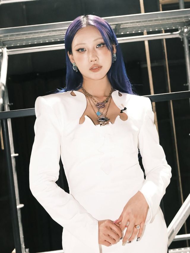 이사배 올화이트 패션 | 인스타그램 @Risabae_art