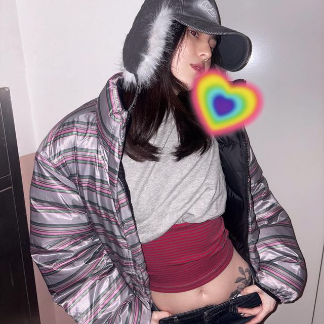 한소희 트루퍼햇 | 인스타그램 @xeesoxee