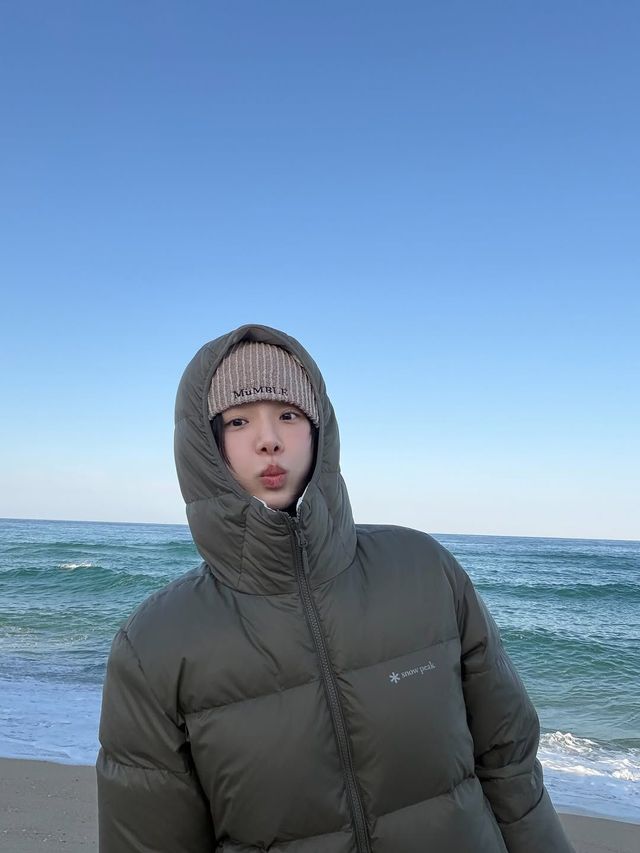 박규영 패딩 패션 | 인스타그램 @lavieenbluu