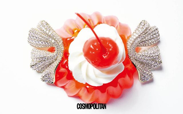 드레이프 이어링 1백15만원 Ferragamo. 젤리 케이크 가격미정 Jelyshot.