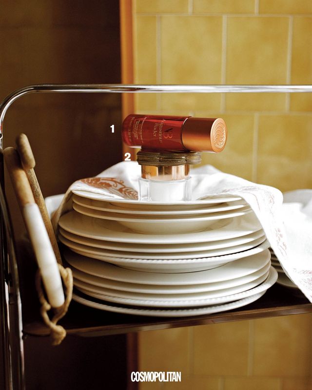 1 더 제라늄 로즈 바디 오일 15만5천원대 Augustinus Bader. 2 샬롯츠 매직 크림 10만원대 Charlotte Tilbury.