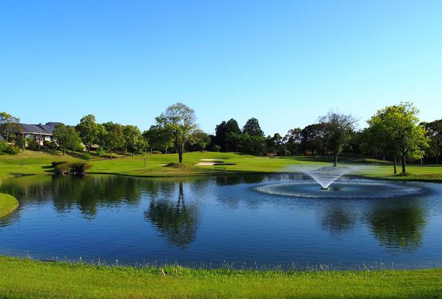 데지마 골프 클럽의 아름다운 페어웨이 풍경. 