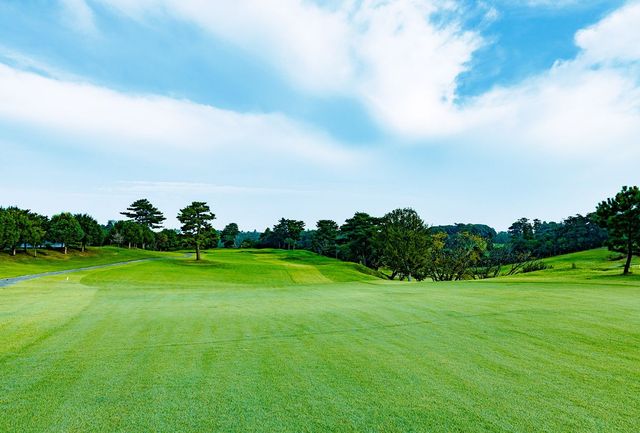 맑고 깨끗한 자연 속에서 박진감 넘치는 골프를 즐길 수 있는 가스미다이 컨트리 클럽. 
