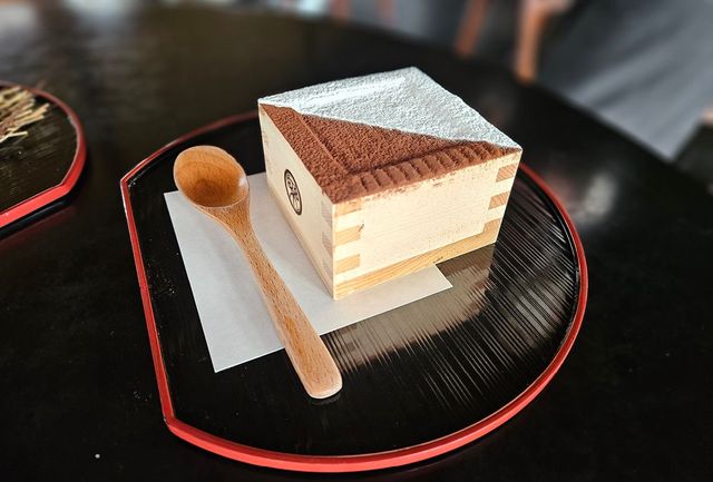 이바라키현에서 골프 투어 후 즐길 수 있는 미식의 세계. 카페 락의 티라미수.