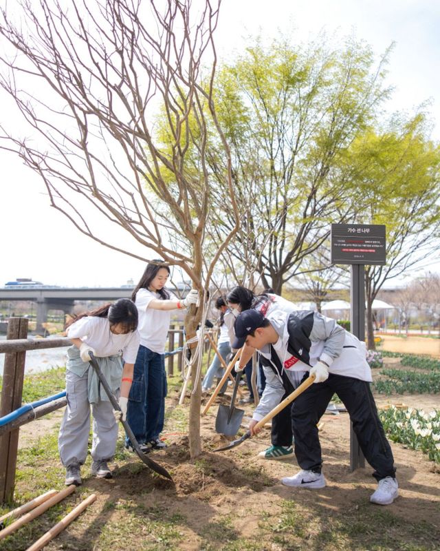 러닝과 환경보호를 함께 기획한 클라랑스 가든 II의 ‘런데이’.