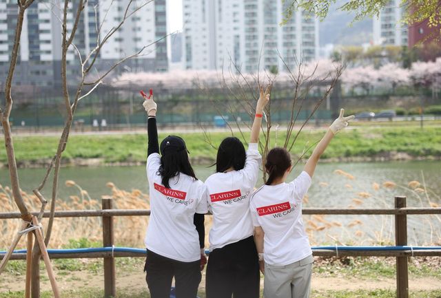 클라랑스 가든 II의 ‘런데이’ 행사를 즐기고 있는 참가자들. 