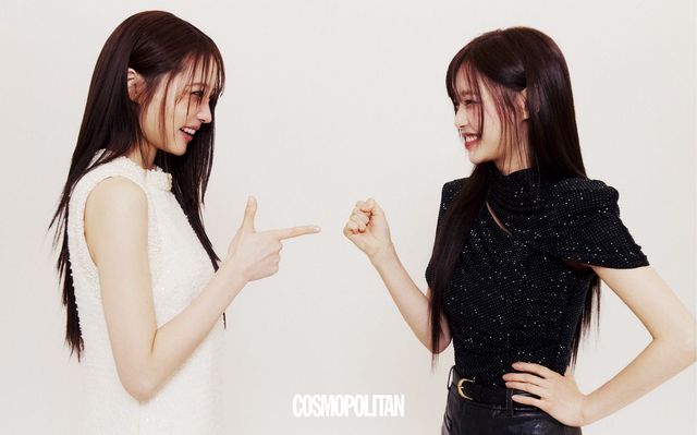 (윤소희)미니드레스 Self-portrait. (츄)톱, 레더 스커트 모두 Self-portrait.