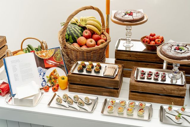 리키 로렌의 저서 속 레시피를 그대로 구현한 푸드 케이터링.