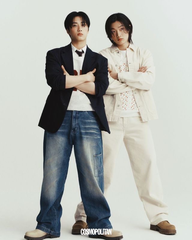 (편성현)재킷 Tngt. 니트 베스트 Nohant. 데님 팬츠 Cotchs. 셔츠, 타이, 슈즈 스타일리스트 소장품. (고강훈)데님 셋업 Cos. 니트 베스트 Wkndrs. 티셔츠, 슈즈 스타일리스트 소장품.