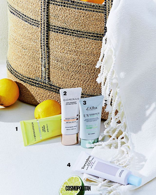 라탄 바구니 13만9천9백원, 비치 타월 4만5천9백원 모두 Zara Home.