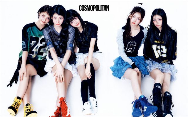 (왼쪽부터, 비비)티셔츠 Sunlove. 미니스커트 Roughneck. 허리에 두른 반다나 Eireve. 슈즈 Polo Ralph Rauren. (서진)티셔츠 Sunlove. 미니스커트 Roughneck. 슈즈 Polo Ralph Rauren. (서희)티셔츠 Juun.J. 미니스커트 Roughneck. 목걸이 JYDdm. 펜던트 목걸이 Engbrox. 슈즈 Adidas. 양말 스타일리스트 소장품. (왼쪽부터, 이유)티셔츠 Sculptor. 미니스커트 Roughneck. 슈즈 Adidas. 스크런치 스타일리스트 소장품. (혜린)티셔츠 Asif Calie. 미니스커트 Roughneck. 슈즈 Adidas. 헤어핀 스타일리스트 소장품.