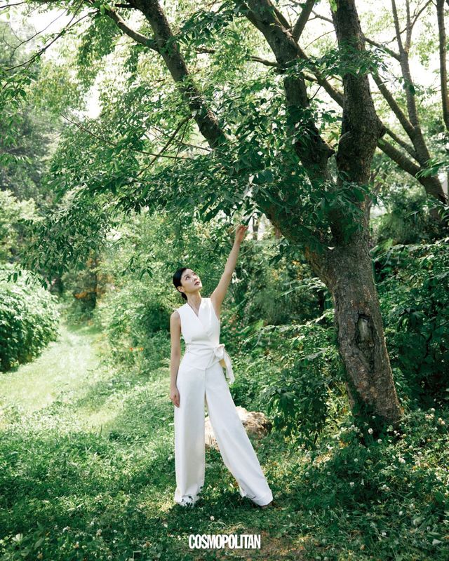 잠파 코튼 베스트 1백30만원대, 피니시 코튼 팬츠 1백10만원대 모두 Max Mara.