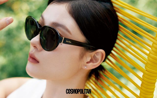 경첩 스타일의 템플이 앤티크한 선글라스 26만원 Max Mara Eyewear by Marcolin. 잠파 코튼 베스트 1백30만원대 Max Mara.