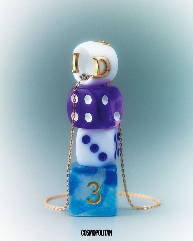 세라믹과 핑크 골드, 다이아몬드가 조화를 이루는 디아이콘 네크리스 가격미정 Damiani.