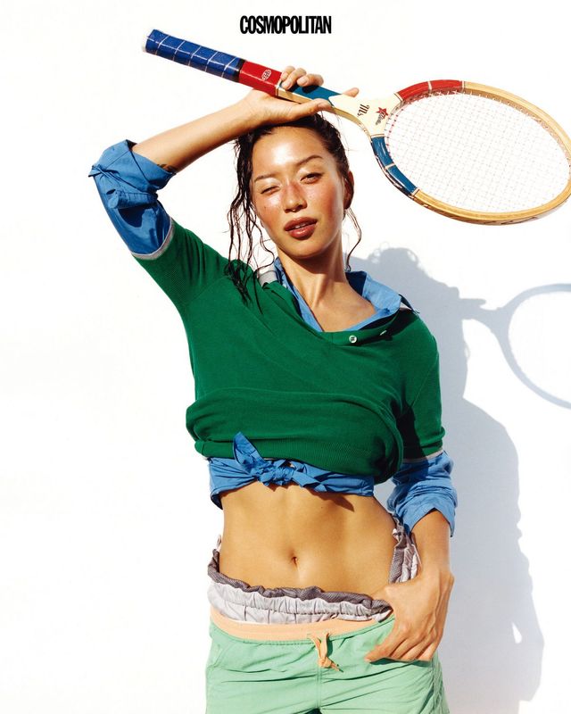 폴로 니트 톱 2백40만원, 포플린 셔츠 2백5만원, 브리프 1백30만원 모두 Miu Miu. 배기 쇼츠 9만5천원 Patagonia. 