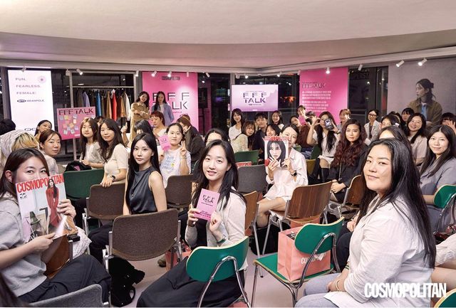 FFF Talk 행사를 기념하는 단체 사진.