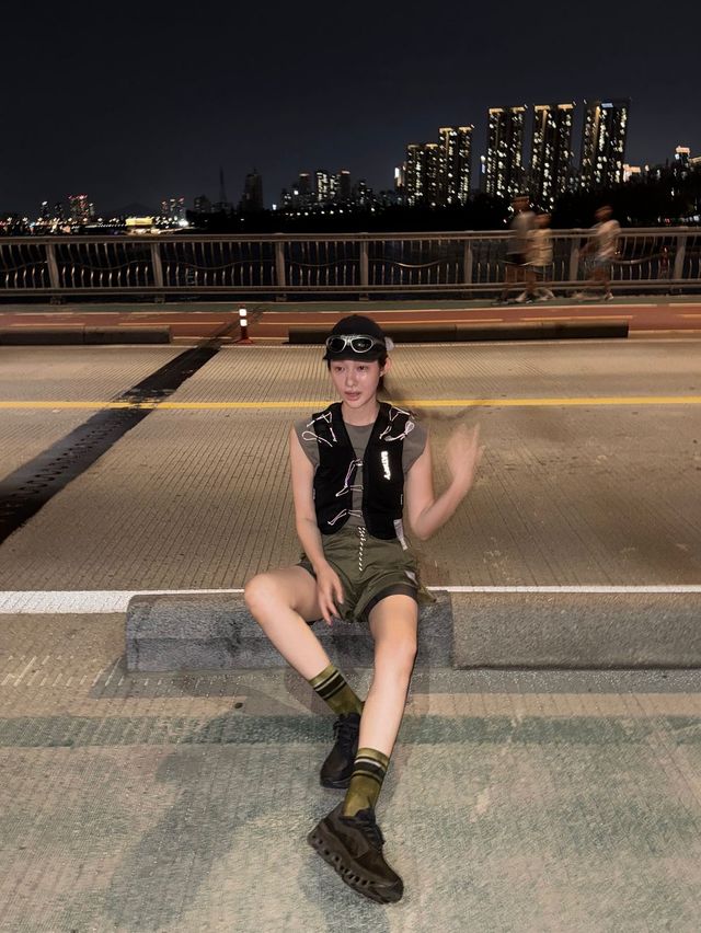 가을 색감 정석의 고프코어룩을 보여준 차정원 인스타그램 @ch_amii