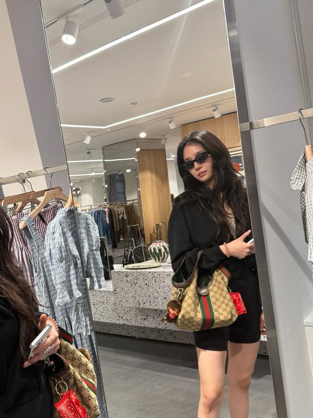 박규영 몬치치 @lavieenbluu