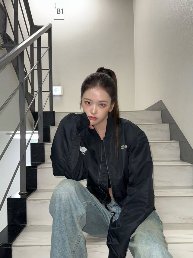 블루종, 항공 점퍼를 입은 아이브 안유진 인스타그램 @_yujin_an