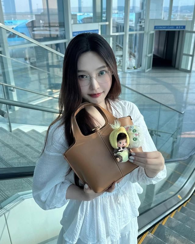 레드벨벳 조이 몬치치 @_imyour_joy