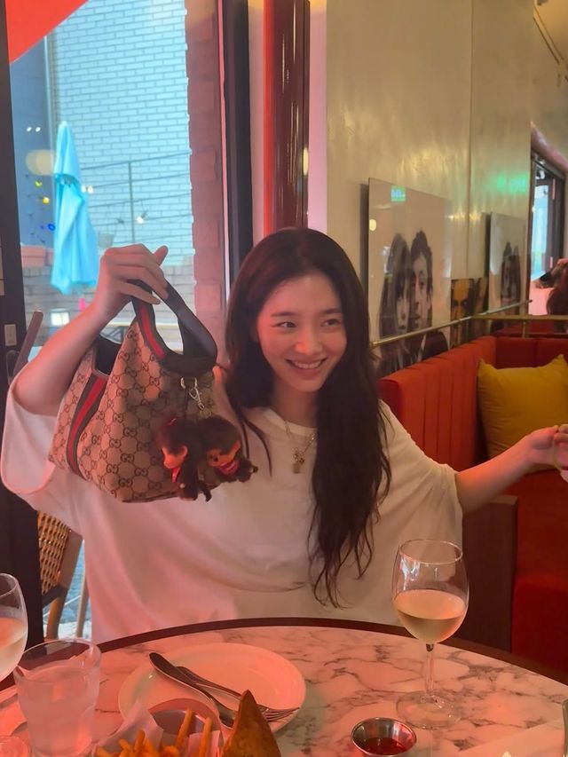 박규영 몬치치 @lavieenbluu