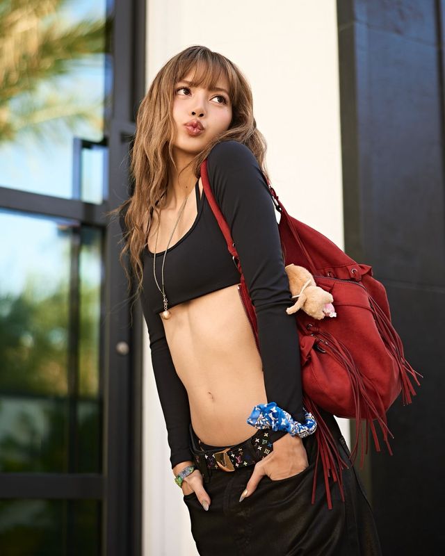 블랙핑크 리사 몬치치 @lalalalisa_m