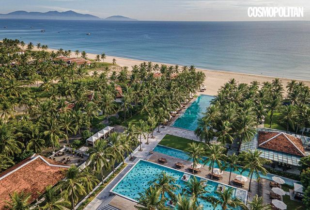 리조트 중앙에 자리한 인피니티 풀.