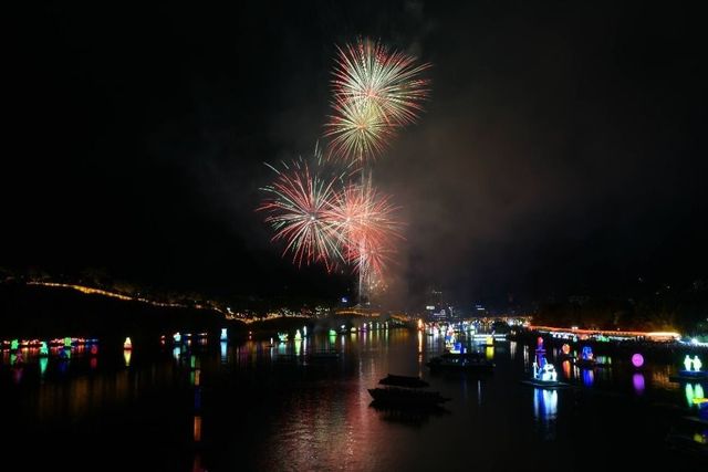 10월부터 진행되는 진주남강유등축제. 사진 한국관광공사