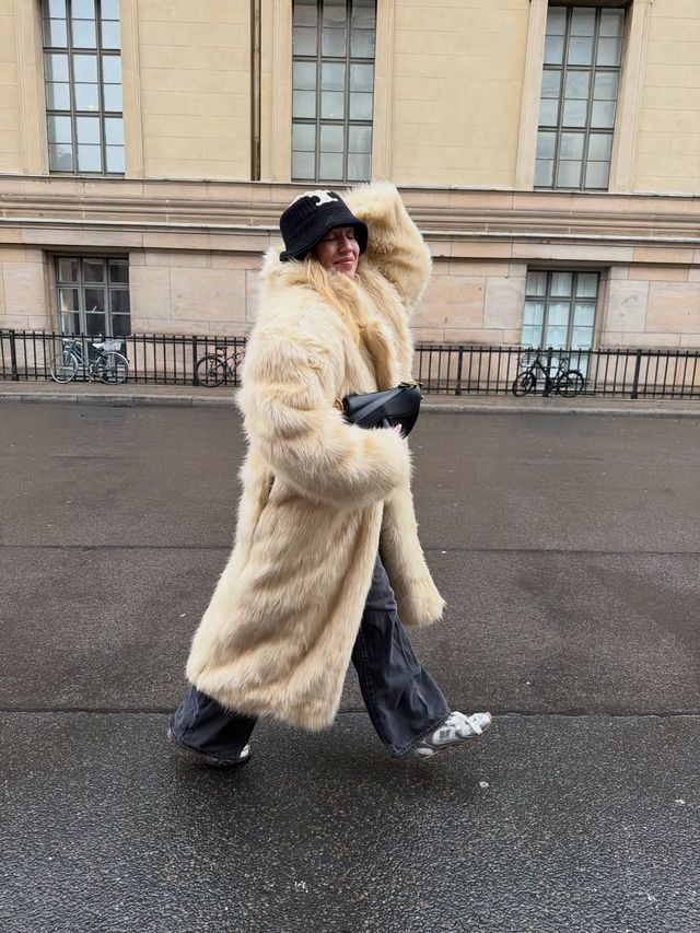 겨울 모자 (출처 : 인스타그램 @sonialyson)