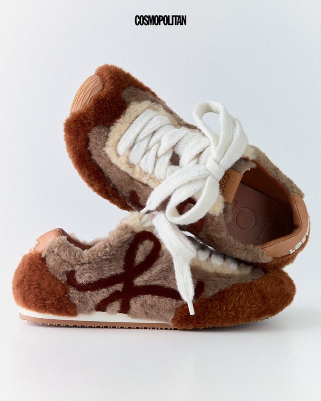 시어링 스니커즈 1백80만원 Loewe.