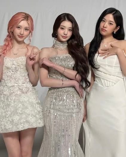 셀렙 드레스 (출처 : 인스타그램 @ivestarship)