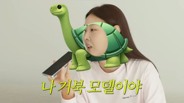 한혜진 거북목 교정 | 출처 유튜브 〈한혜진〉