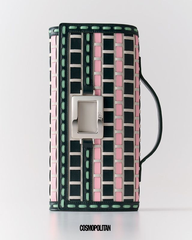 기하학 패턴이 돋보이는 벨 비비에 클러치 가격미정 Roger Vivier.